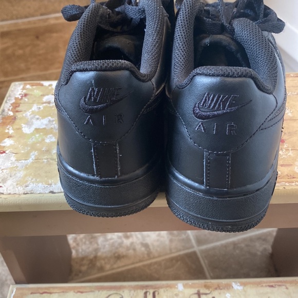 Kids low top Air Force ones - Picture 2 of 4